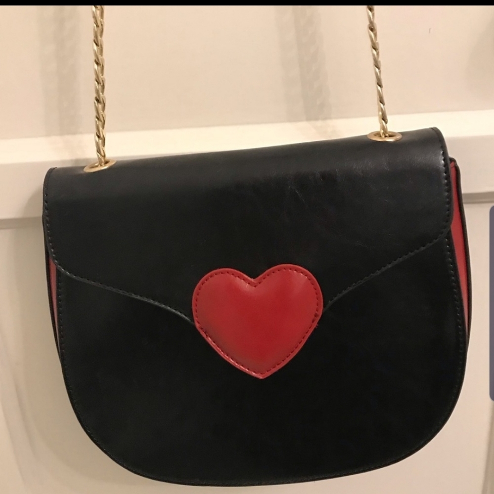 Modcloth heart purse